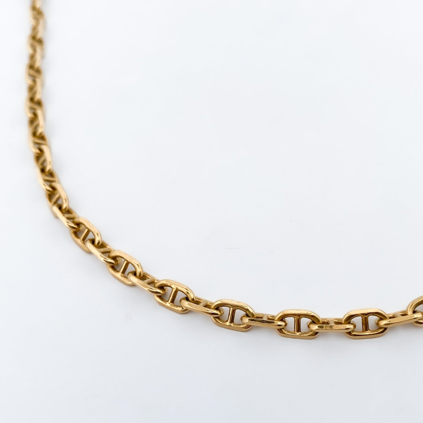 Comprar collar con cadena forzada y barras realizado en oro amarillo de 18kt con cierre tipo mosquetón. La cadena mide 60,5 cm largo con un grosor de 3,70mm.