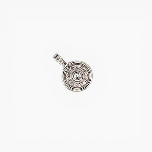 Colgante medalla de oro blanco con 1 diamante central, 2 diamantes en la balía y 12 diamantes alrededor del diamante central. Joyería barata. Barcelona