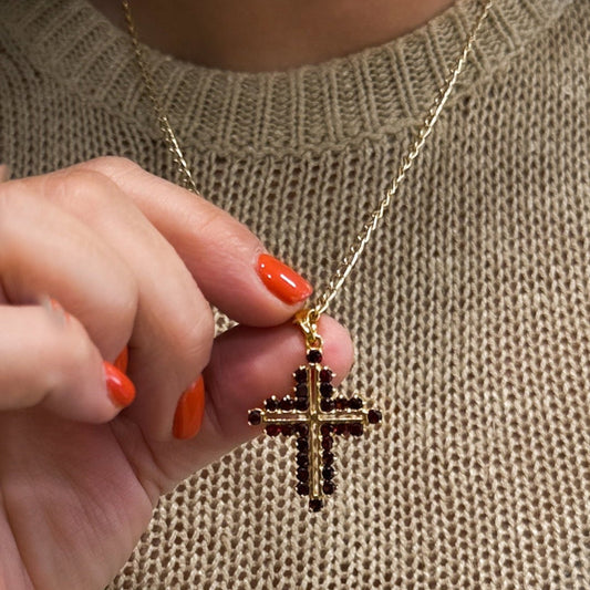 27434D - Colgante cruz oro amarillo 18kt y granates