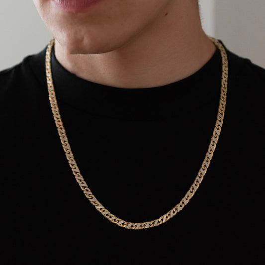 Comprar collar bicolor realizado en oro amarillo y oro blanco de 18kt con cadena de eslabones planos con un cierre tipo mosquetón. Envío gratis. Joyería Ian'Or.