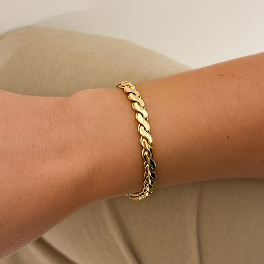 Comprar pulsera Pulsera semirrígida realizada en oro amarillo de 18kt. Esta pulsera dispone de cierre tipo mosquetón. Joyas segunda mano en Barcelona. Ian'Or.