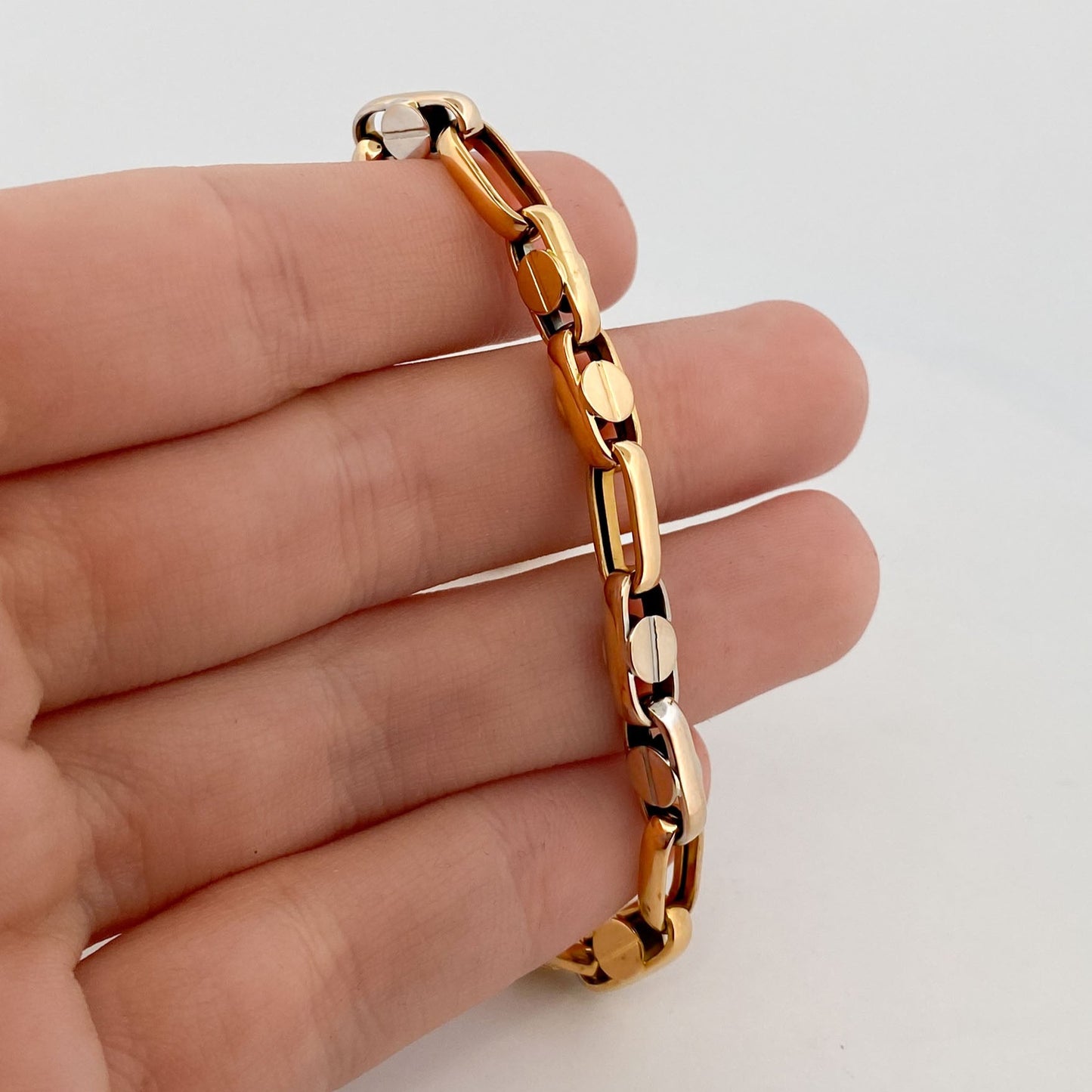 Comprar collar bicolor realizado en oro amarillo y oro blanco de 18kt con eslabones combinados intercalando los de oro amarillo con los de oro blanco. Ian'Or.