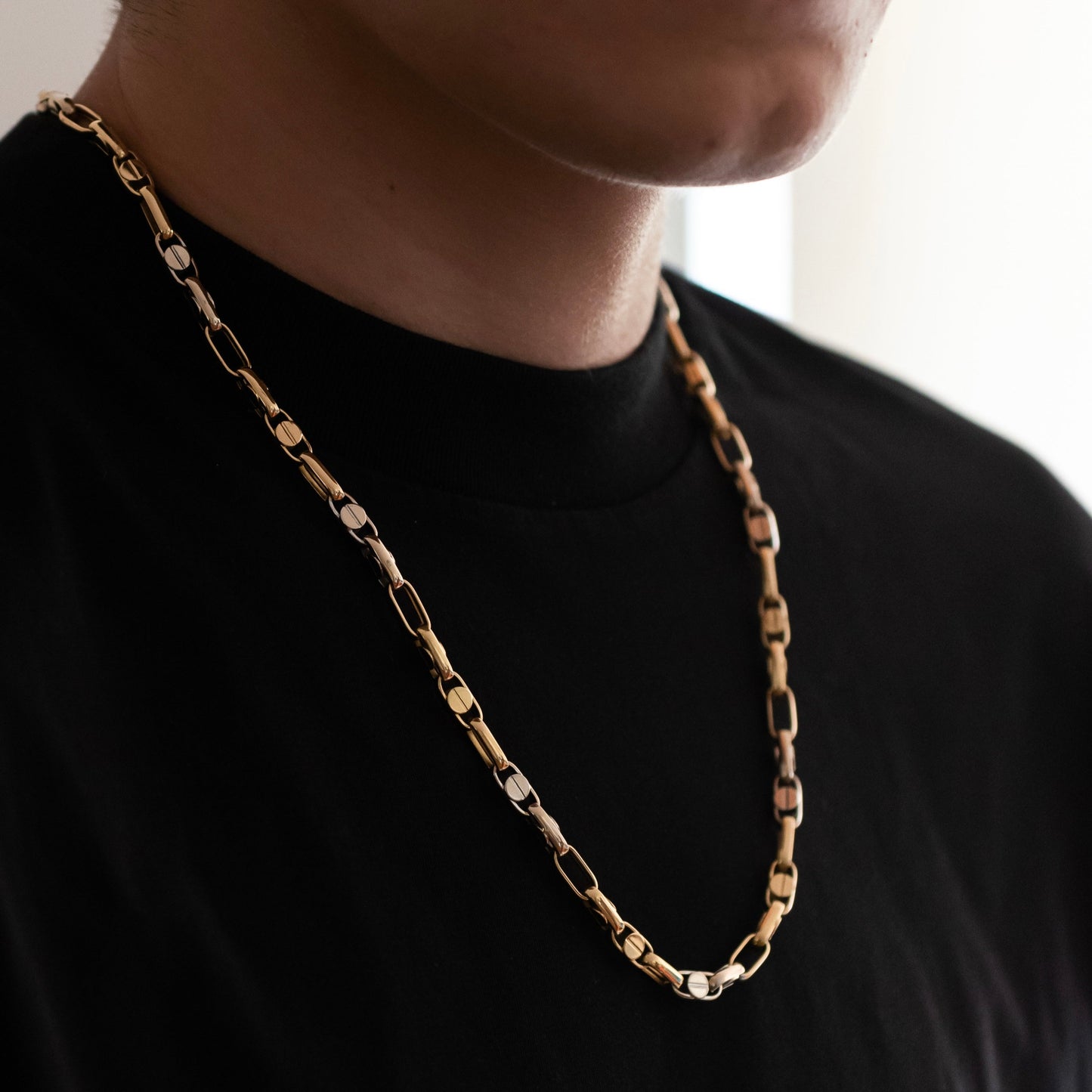Comprar collar bicolor realizado en oro amarillo y oro blanco de 18kt con eslabones combinados intercalando los de oro amarillo con los de oro blanco. Ian'Or.