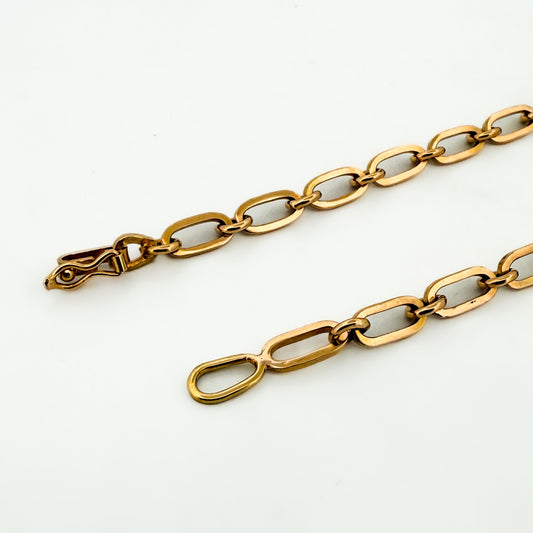Cadena realizada en oro amarillo de 18kt con eslabones ovalados y redondos y cierre con brazo de seguridad. Cadenas de oro 18kt baratas al mejor precio.