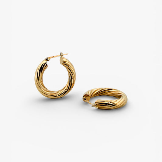 Comprar pendientes de aro de oro de 18kt de 25mm de diámetro y cierre tipo criolla. Joyas de oro de 18kt. Pendientes baratos. Joyas restauradas.