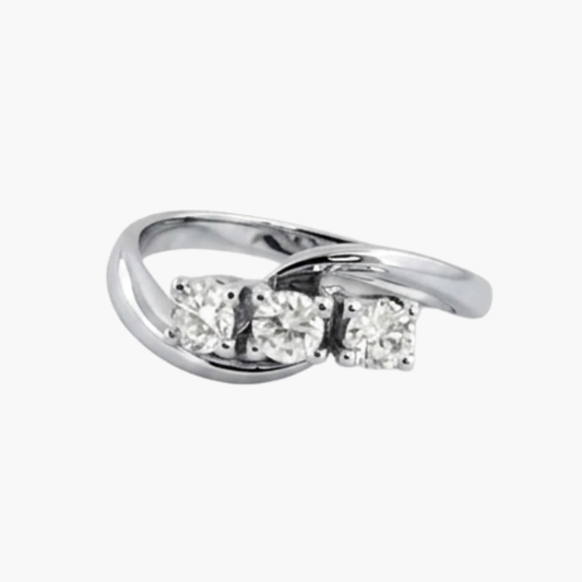 Comprar Anillo tipo tresillo realizado en oro blanco y diamantes con engaste en 4 grapas, Joyas restauradas. Joyería compro oro Ian'Or. Envío GRATIS.