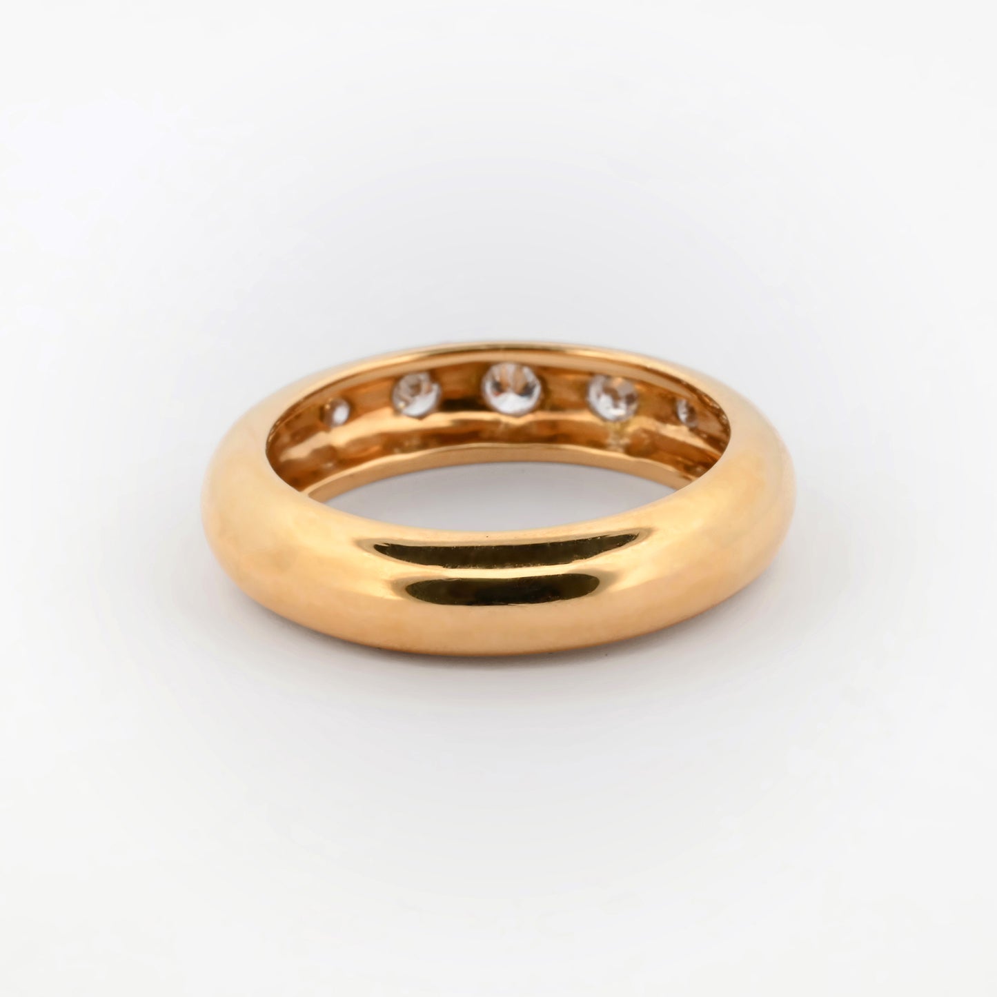 Comprar anillo realizado en oro amarillo con 5 brillantes en un lado del anillo. Anillos de segunda mano. Joyería Ian'Or. Envío gratis. Joyeria en Barcelona.