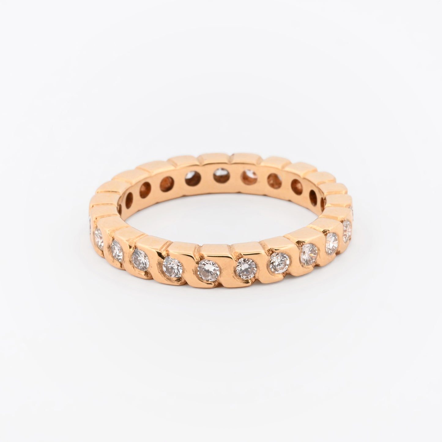Comprar alianza completa en oro amarillo de 18kt con carril de diamantes talla brillante. Joyas de segunda mano. Joyas con diamantes. Joyería Ian'Or.