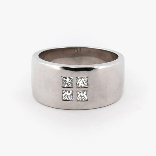 Comprar anillo ancho realizado en oro blanco de 18kt y 4 diamantes en el centro .Joyas acondicionadas. Envío GRATIS. Anillos de compromiso baratos. Ian'Or.