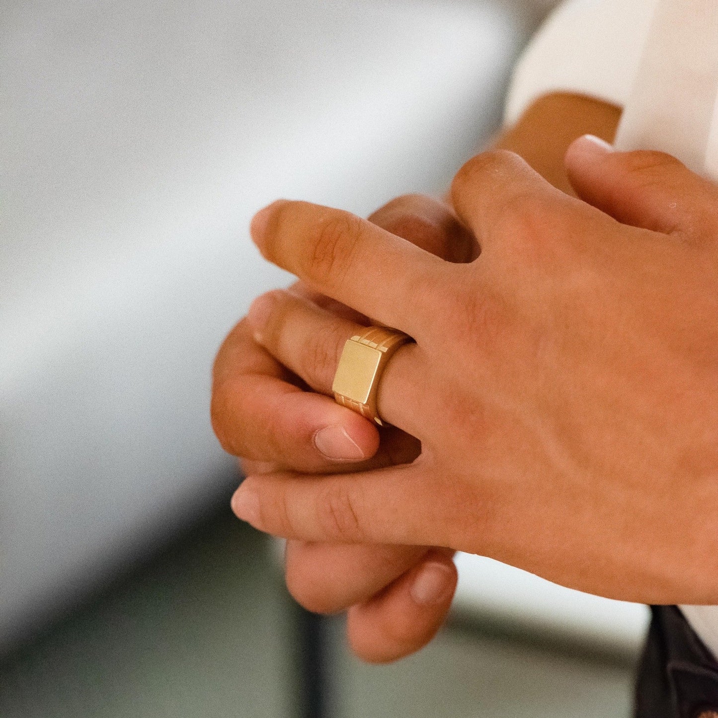 Anillo tipo sello de oro amarillo de 18kt. Joyas para hombre de oro baratas ,joyas de segunda mano restaudadas, Joyeria Ian'OR donde comprar y vender oro al mejor precio