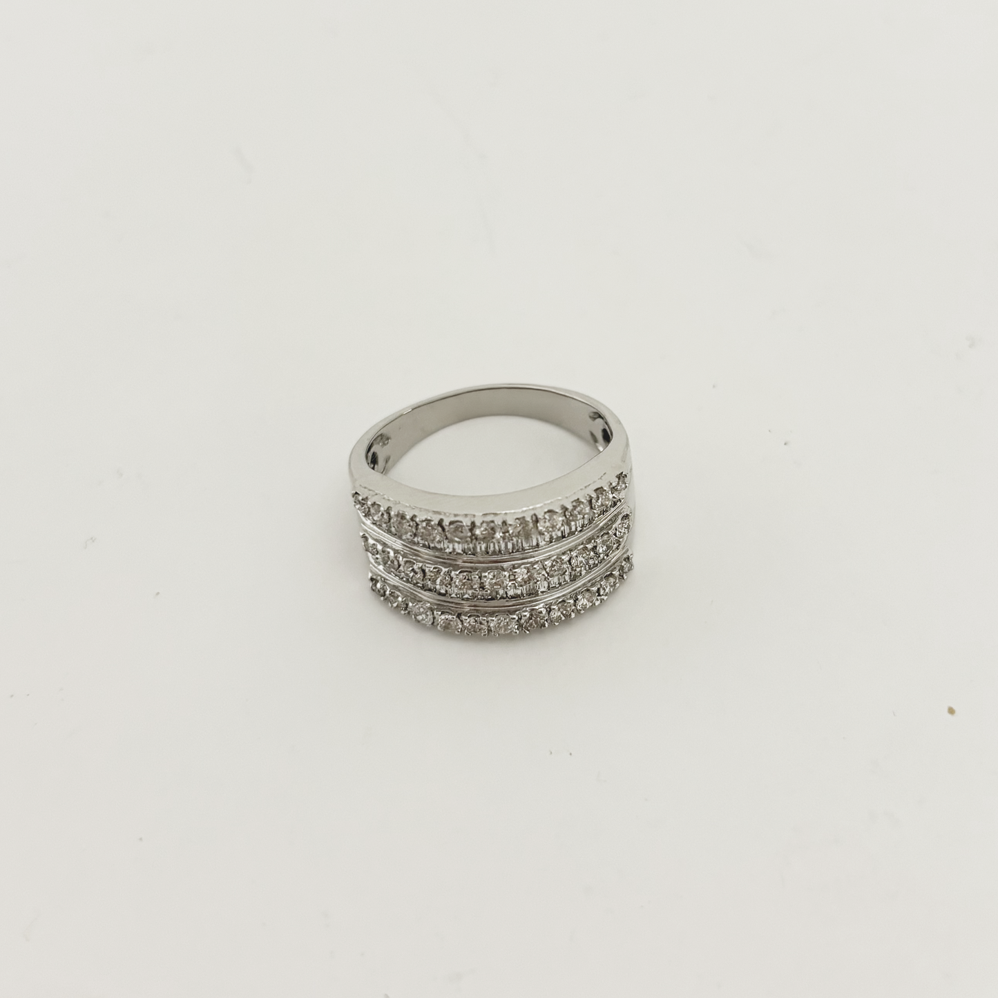 10828GM - Anillo oro 18kt con 5 carriles de diamante talla baguette y brillante