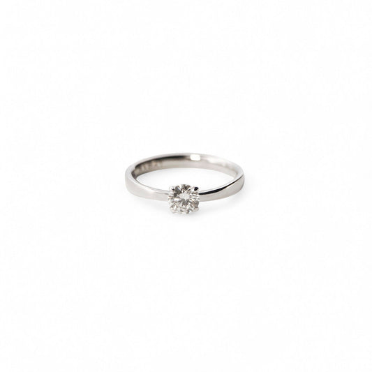 comprar Solitario de la firma RABAT en oro blanco de 18kt con un diamante talla brillante con engaste en 4 grapas de 0,40ct el interio . Joyas Rabat al mejor precio. Envío GRATIS.