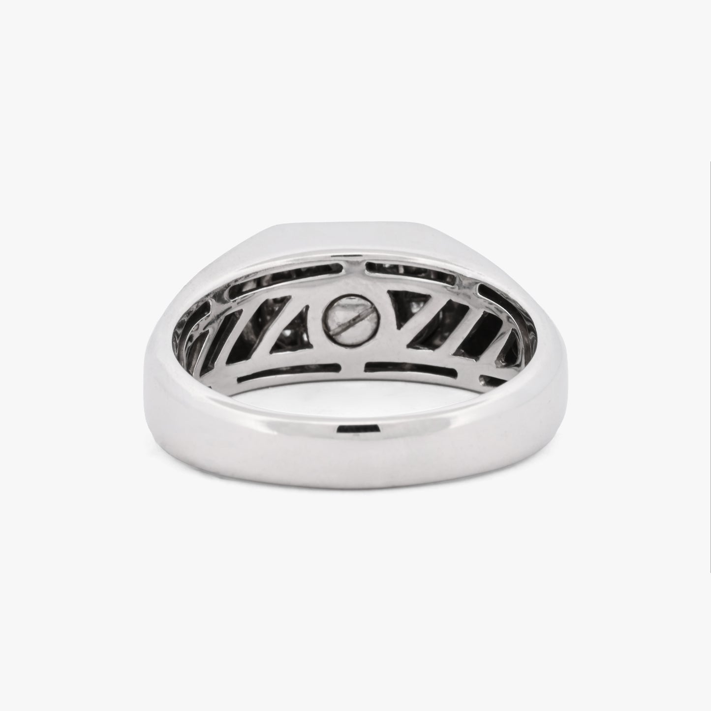 Comprar anillo sello oro blanco 18K con 24 diamantes princesa de 1,64 ct. Joya de diseño geométrico y pavé de gran brillo. Pieza certificada y envío gratuito