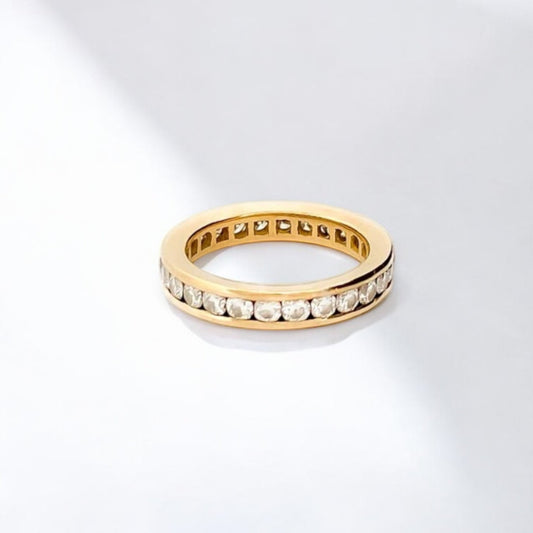 Comprar alianza completa en oro amarillo de 18kt con carril de diamantes talla brillante. Joyas de segunda mano. Joyas con diamantes. Joyería Ian'Or.