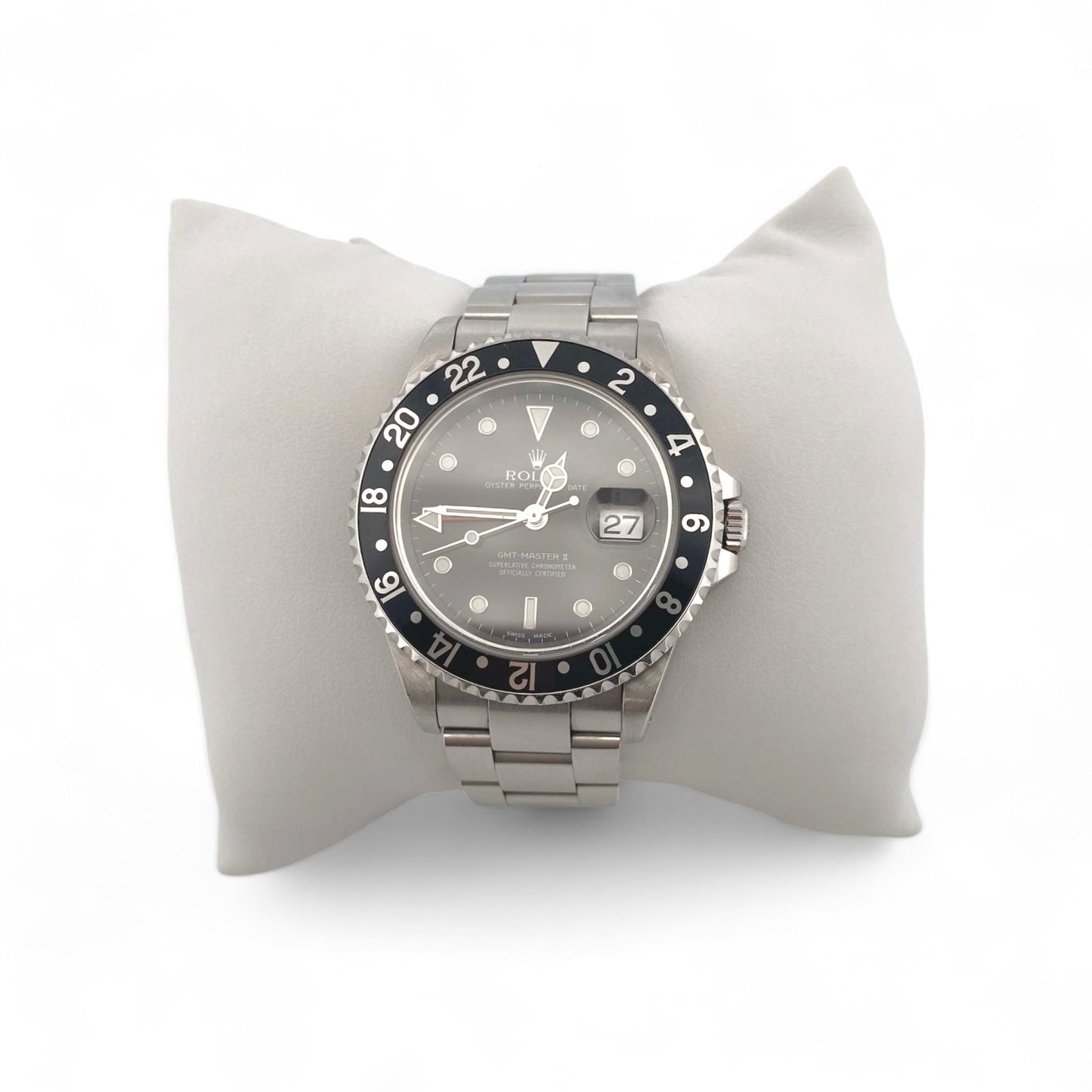 Reloj Rolex modelo GMT Mastesr II Negro de 40mm con esfera y bisel negro, correa tipo Oyster.
Marca: Rolex
Modelo: GMT Master II Negro
Referencia: 16710
Caja: 40 mm, acero
Movimiento: Automático
Pulsera: Acero, Rolex Oyster
Cristal: Zafiro
Esfera: negra bisel: negro