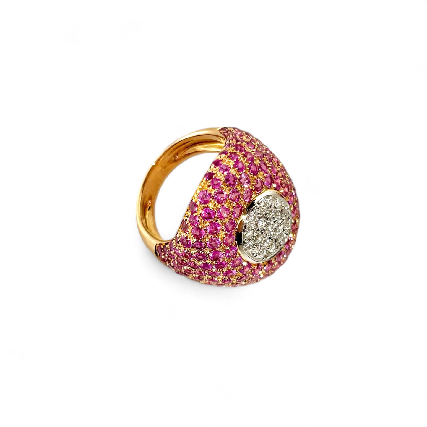 Preciosa sortija bombé de oro rosa acompanyada de diamantes y zafiros rosas. Talla 15.Joyería compro oro, venta de joyas de segunda mano y nuevas, Ian'or donde comprar y vender