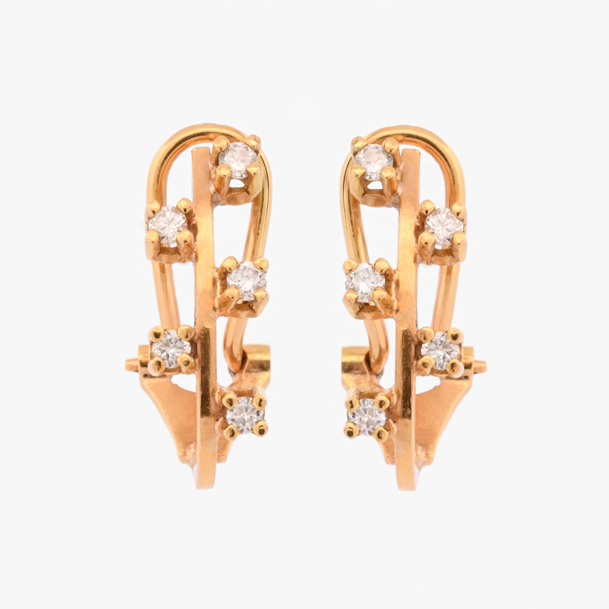 Comprar pendientes de oro amarillo de 18k con diamantes. Joyería Barcelona, segunda mano, restauración y creación de joyas, compro oro Barcelona.