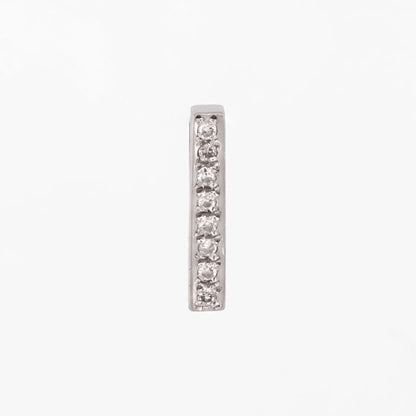 Comprar colgante barra de oro blanco con 7 diamantes de talla brillantes. Joyas con diamantes baratas. Joyas restauradas. Joyas de segunda mano. Joyería Ian'Or.