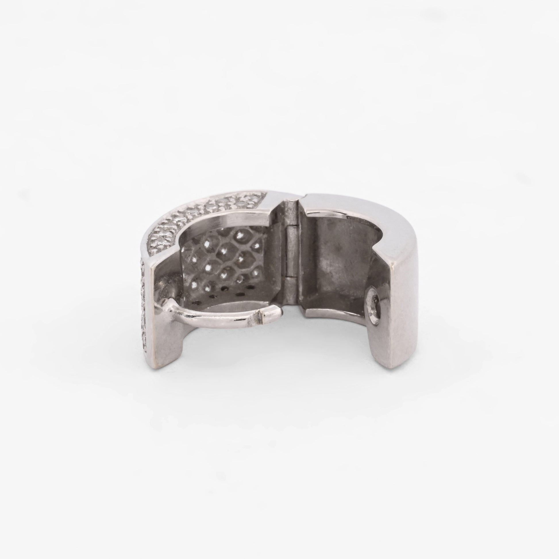 Comprar criollas de oro blanco de 18kt. Comprar joyas para novia, segunda mano, restauración y creación de joyas, compro oro Barcelona. Envío gratis.