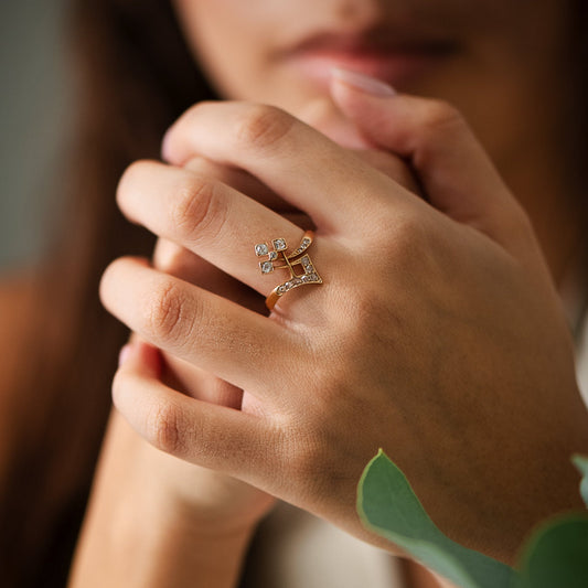 Anillo antiguo de Oro rosa de 18kt con 14 diamantes talla antigua.
Compro oro Barcelona, dónde comprar y vender joyas al mejor precio en Barcelona