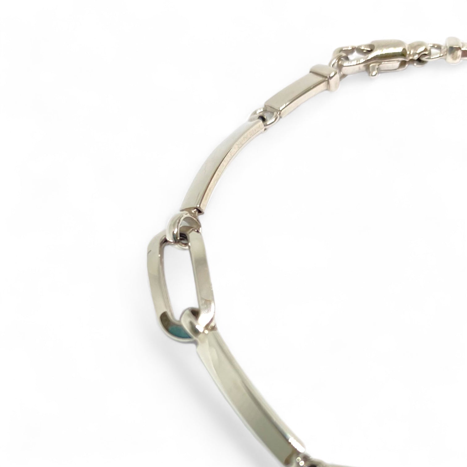 Pulsera semirígida de Oro Blanco de 18kt con detalle de 3 eslabones. Cierre mosquetón. Medida cadena: 19cm. Joyería Ian'or, donde comprar y vender oro al mejor precio.