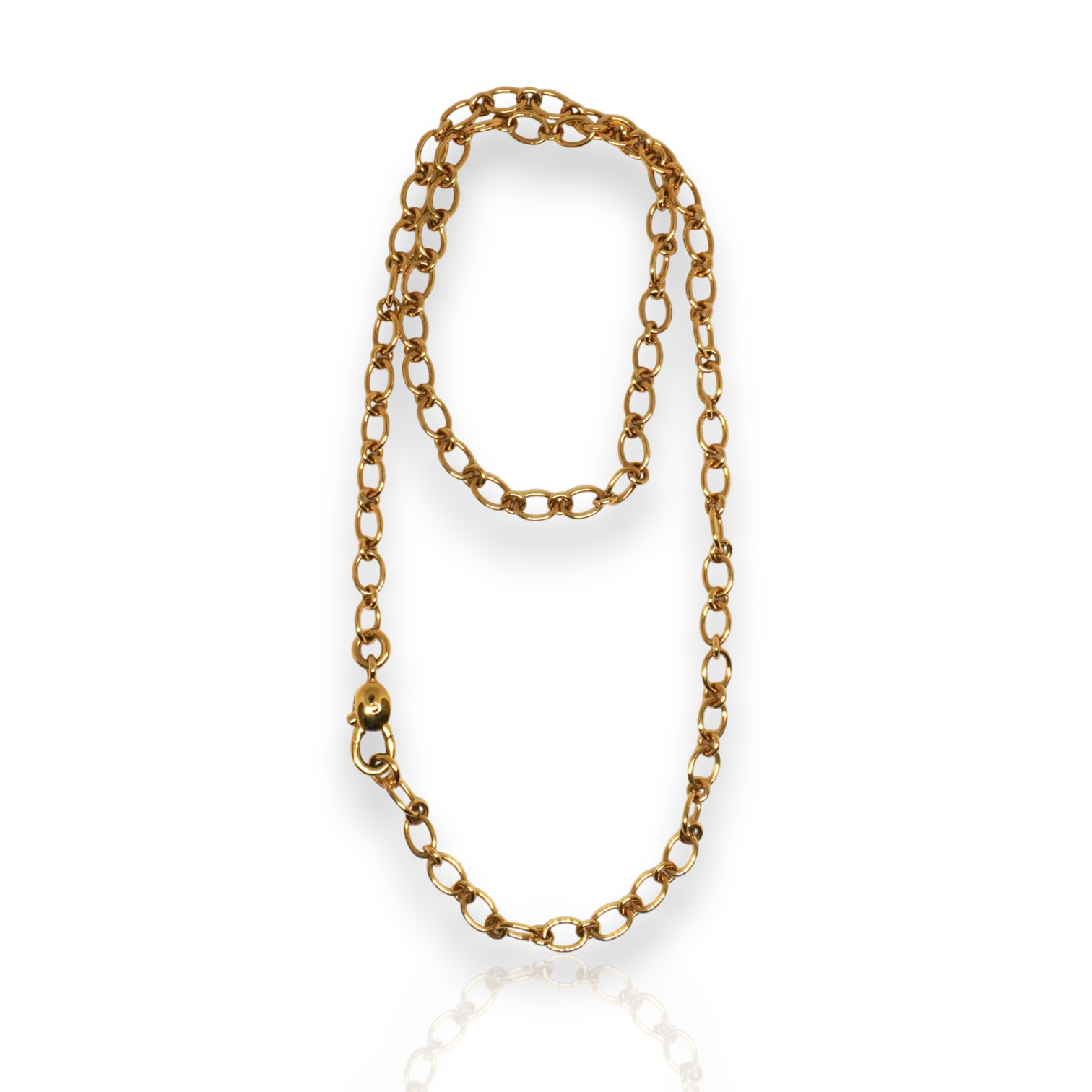 Collar de oro amarillo de 18kt de la firma Pomellato con el distintivo cierre mosquetón de la famosa firma italiana. Medida de la cadena 51cm. Joyas Pomellato.