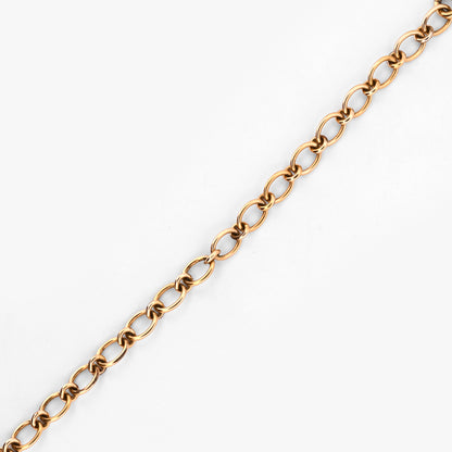 Collar de oro amarillo de 18kt de la firma Pomellato con el distintivo cierre mosquetón de la famosa firma italiana. Medida de la cadena 51cm. Joyas Pomellato.