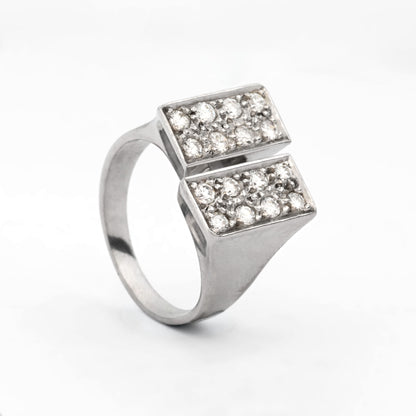 Anillo de doble rectángulo en oro blanco de 18t con diamantes en talla brillante. Compro Oro  y venta de joyas restauradas, dónde comprar y vende oro y joyas al mejor precio en Barcelona. Anillos de oro baratos en Barcelona.