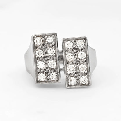 Anillo de doble rectángulo en oro blanco de 18t con diamantes en talla brillante. Compro Oro  y venta de joyas restauradas, dónde comprar y vende oro y joyas al mejor precio en Barcelona. Anillos de oro baratos en Barcelona.