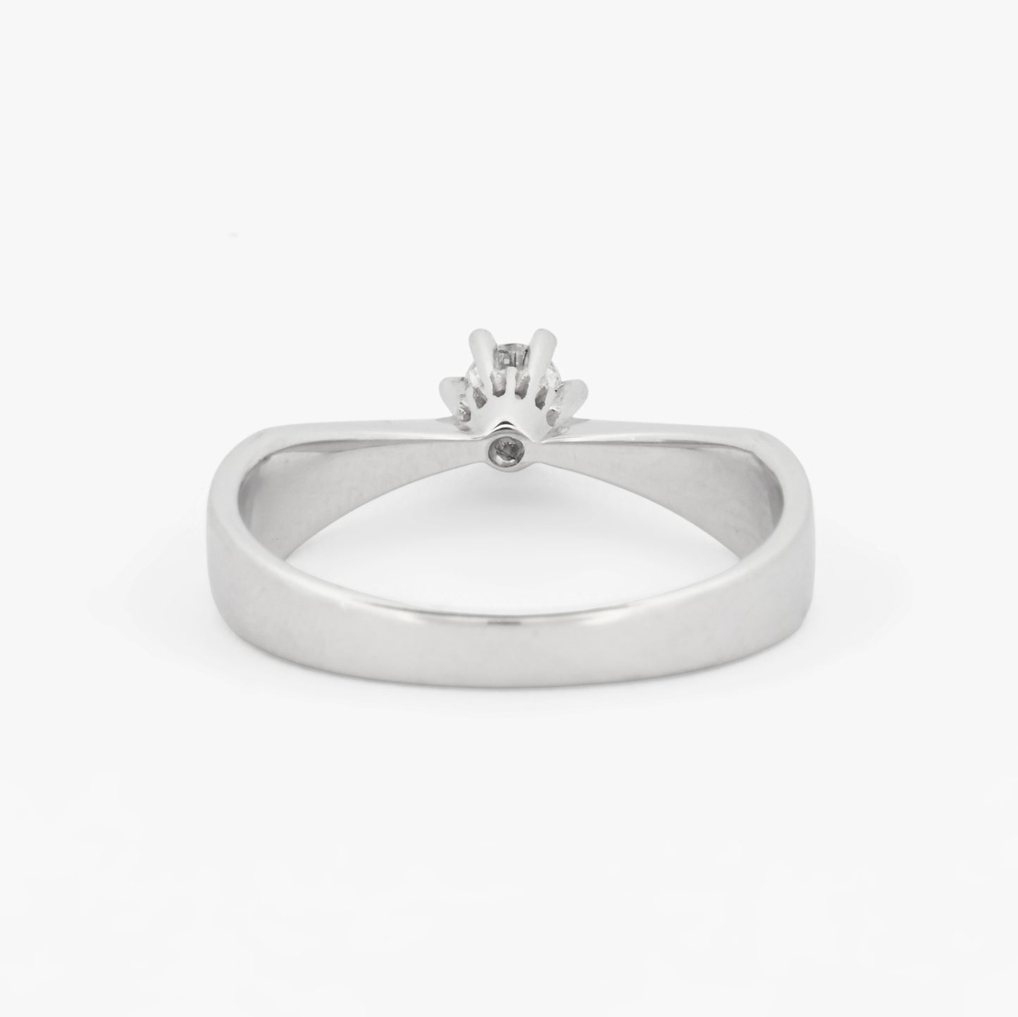 Solitario realizado en oro blanco y diamante de 1,05ct. Joyas de segunda mano baratas. Joyas restauradas. Joyería Ian'Or. Envío gratis. Joyería Ian'Or Barcelona