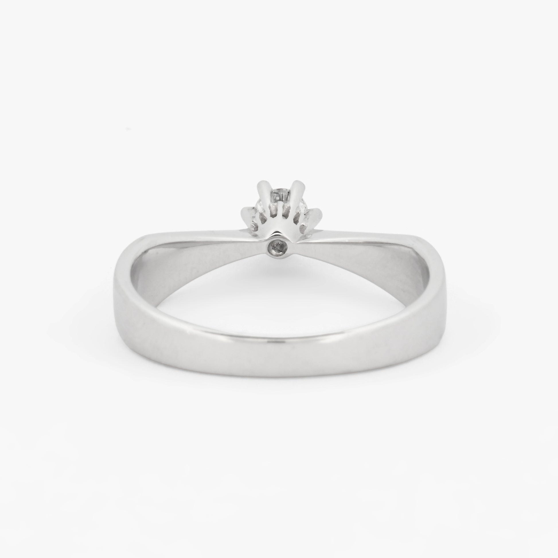 Solitario realizado en oro blanco y diamante de 1,05ct. Joyas de segunda mano baratas. Joyas restauradas. Joyería Ian'Or. Envío gratis. Joyería Ian'Or Barcelona
