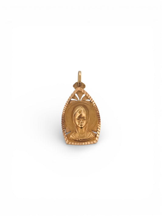 Comprar colgante medalla realizado en oro amarillo de 18kt con grabado de la virgen niña. Ideal para personas católicas. Joyas de oro al mejor precio