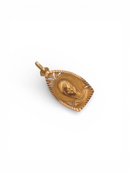 Comprar colgante medalla realizado en oro amarillo de 18kt con grabado de la virgen niña. Ideal para personas católicas. Joyas de oro al mejor precio