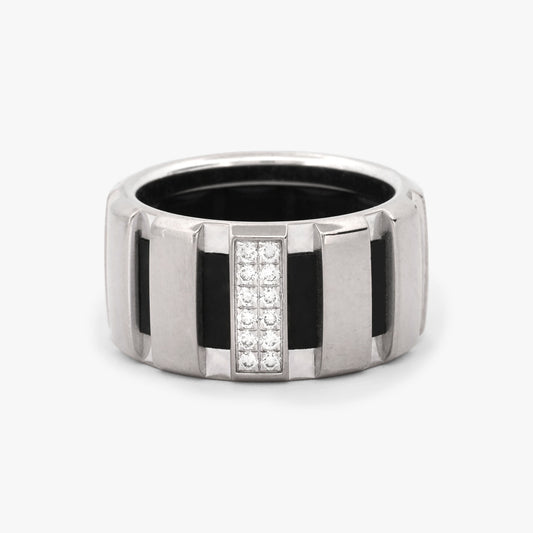 Precioso anillo de firma Sortija Chaumet colección Class One numerada del 2000 realizada en oro blanco con 12 diamantes talla brillantes de 0,015 cada uno. Joyería compro oro Ian'or,  donde comprar joyas de Chaumet al mejor precio.