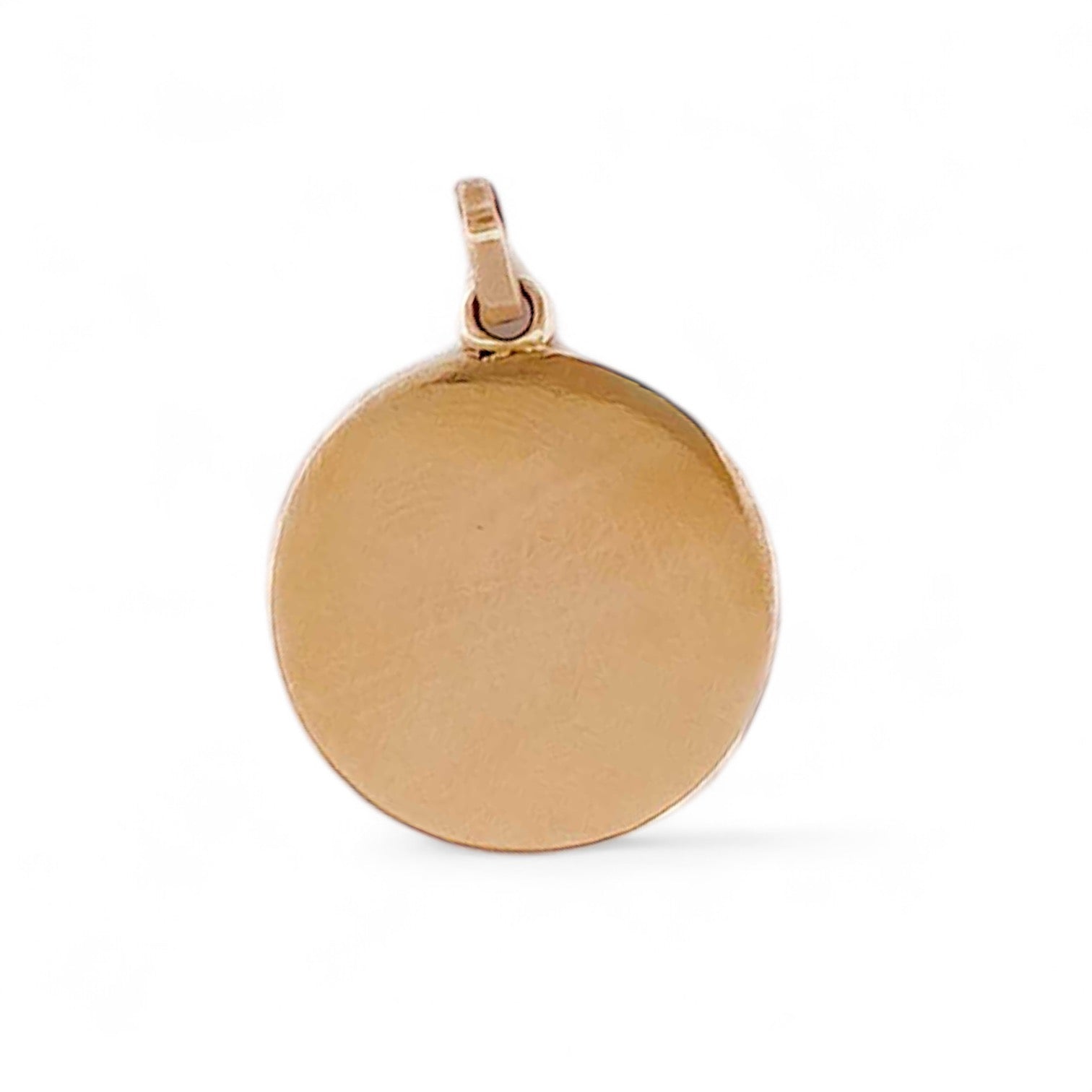 Colgante medalla realizado en oro amarillo de 18kt con grabado de San José y el niño Jesús. La medalla mide 21,34mm de diámetro.
Medida: 2,13cm
Peso: 4,30g
Referencia: 12582GM
Ian'or, tu joyería de confianza. Restauramos joyas religiosas de segunda mano para darles una nueva vida y vendemos oro al mejor precio.