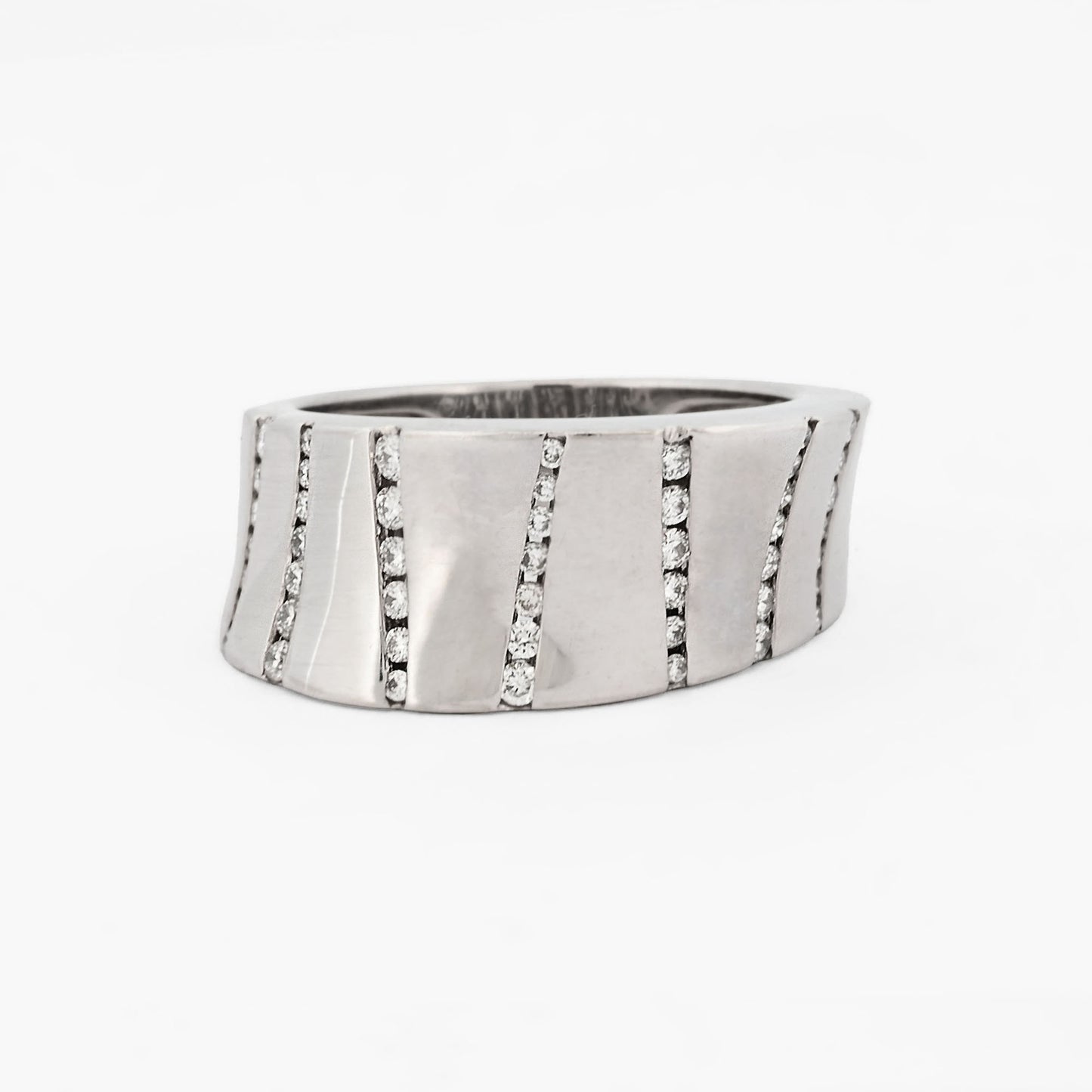 Sortija Antonelli oro blanco 18kt y 9 carriles con diamantes - 12847P
