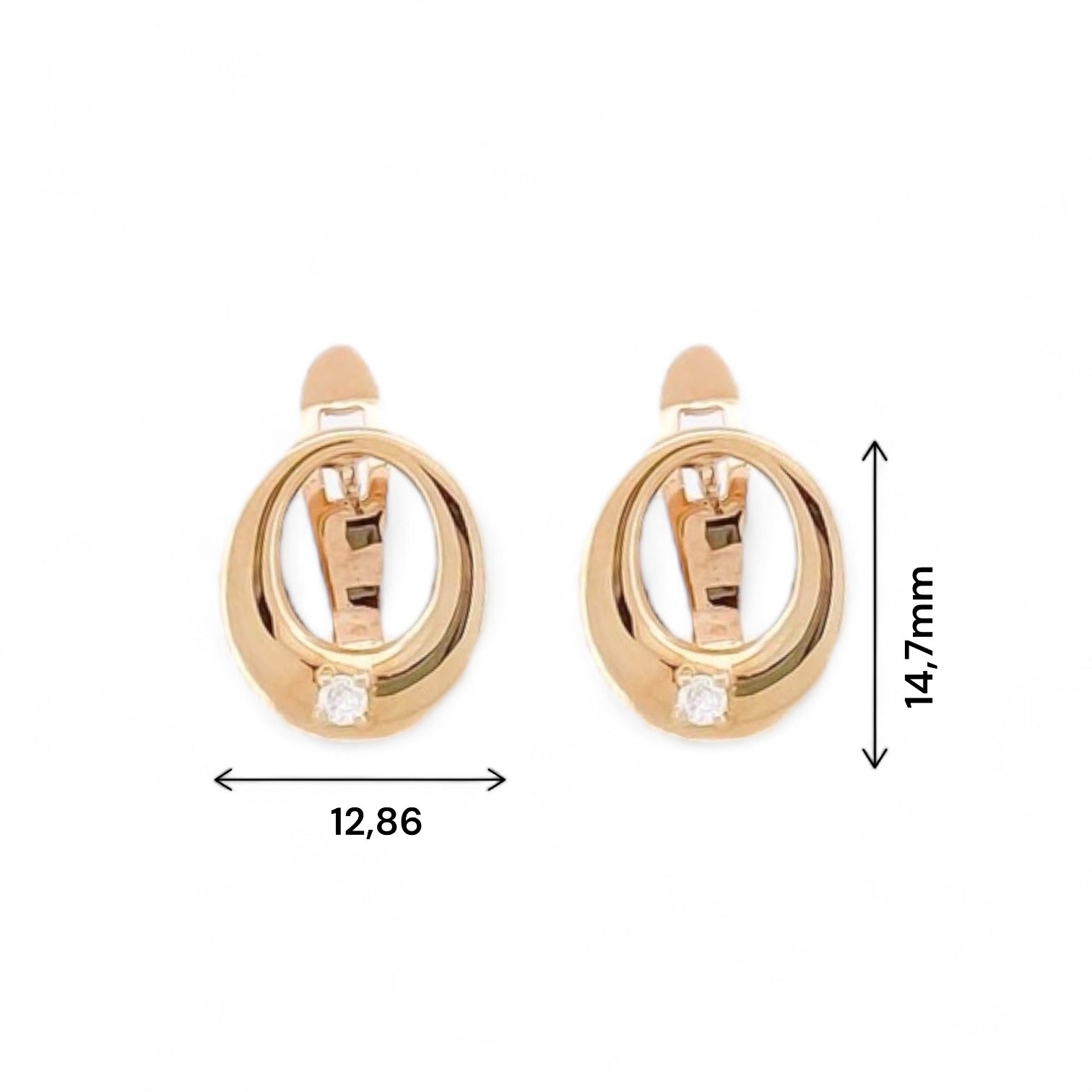 Pendientes realizado en oro amarillo de 18kt con forma oval y un diamante talla brillante de 0,04ct en cada pendiente- Cierre tipo pala catalana
Medidas: 14,7mm x12,86mm 
2 diamantes talla brillante de 0,04 ct cada uno y 0,08ct en total
Joyería Ian'Or dónde comprar y vender oro y joyas al mejor precio en Barcelona.