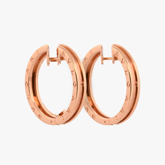 Pendientes modelo BZero1 de 1 banda de la prestigiosa casa Bvlgari, realizados en oro rosa de 18kt. Los pendientes tienen un diámetro de 30mm. Joyería Ian'Or.