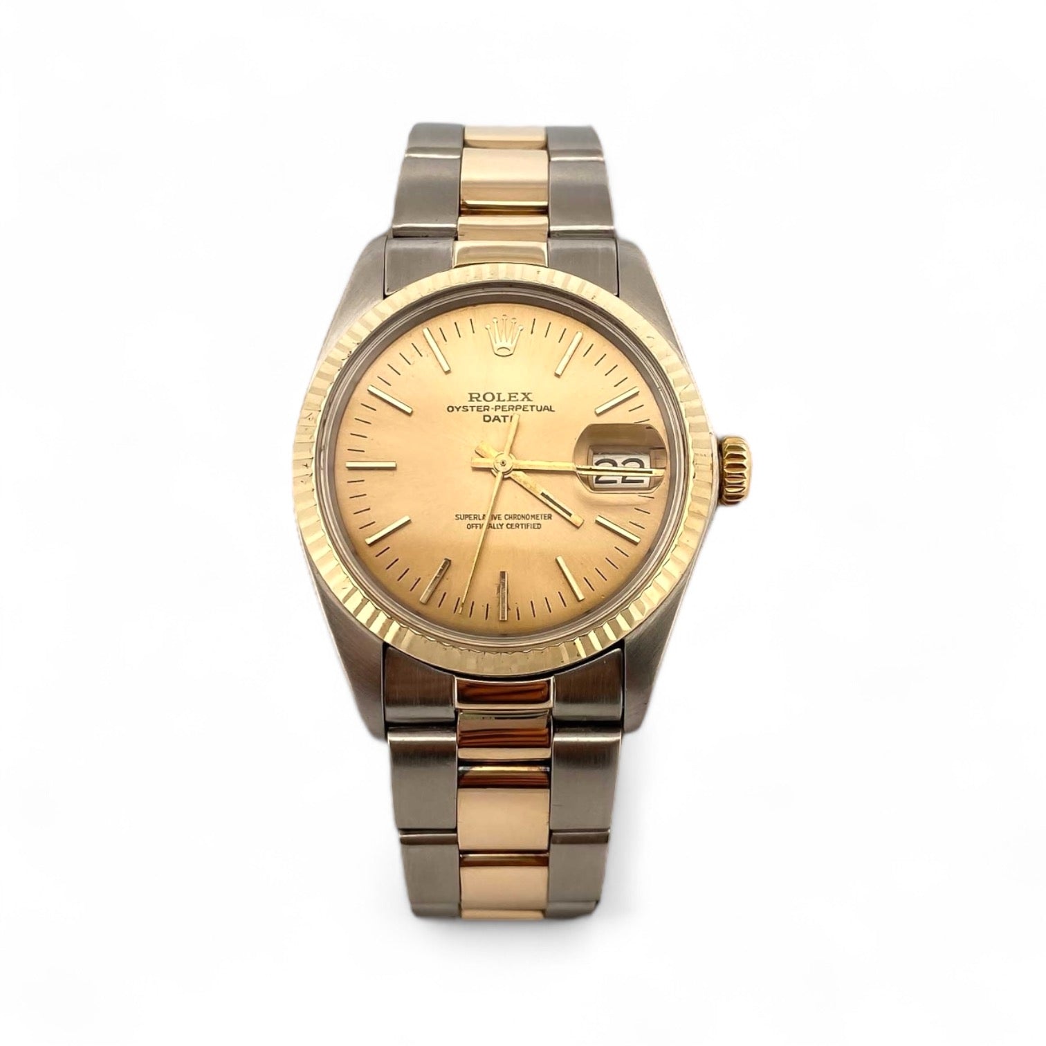Reloj Rolex Oyster&nbsp; Perpetual Date con esfera de 36mm. Realizado en acero y oro amarillo de 18kt.
Marca: Rolex
Modelo: Oyster Perpetual Date
Año: Finales de los 70 aproximadamente
Caja: 36 mm, acero/oro amarillo
Movimiento: Automático
Pulsera: Acero/Oro amarillo, Oyster cierre desplegabe
Esfera: Champagne, sin cifras
Relojes Rolex de segunda mano baratos en Barcelona. relojes de alta gama al mejor precio.