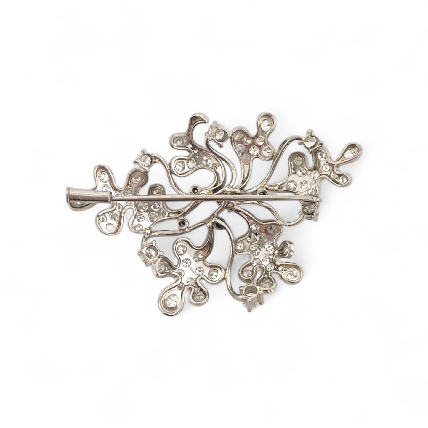 13590GM - Broche antiguo de oro blanco 18kt y diamantes