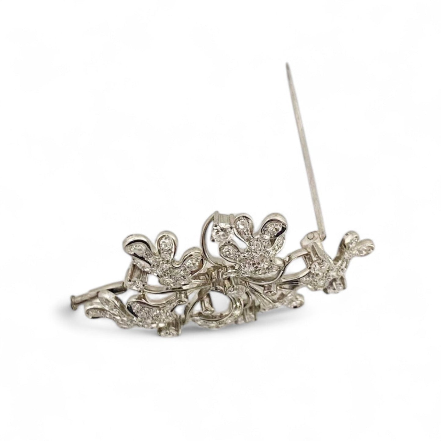 13590GM - Broche antiguo de oro blanco 18kt y diamantes