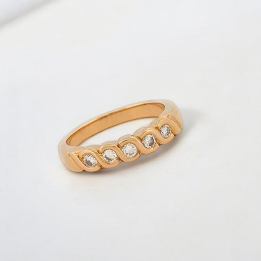 13739GM - Media alianza oro amarillo 18kt con carril 5 brillantes