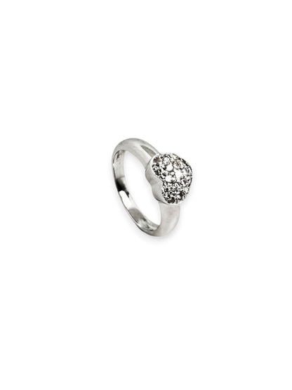 13741GM - Sortija de oro blanco con pavé de diamantes en forma de corazón