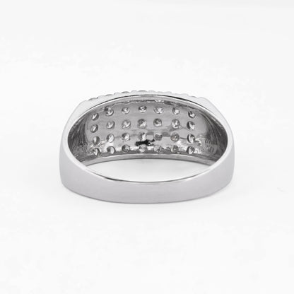 Comprar anillo realizado en oro blanco de 18kt con carriles y 35 diamantes talla brillante. Anillos de oro baratos en Barcelona. Envío gratis. Joyas diamantes.