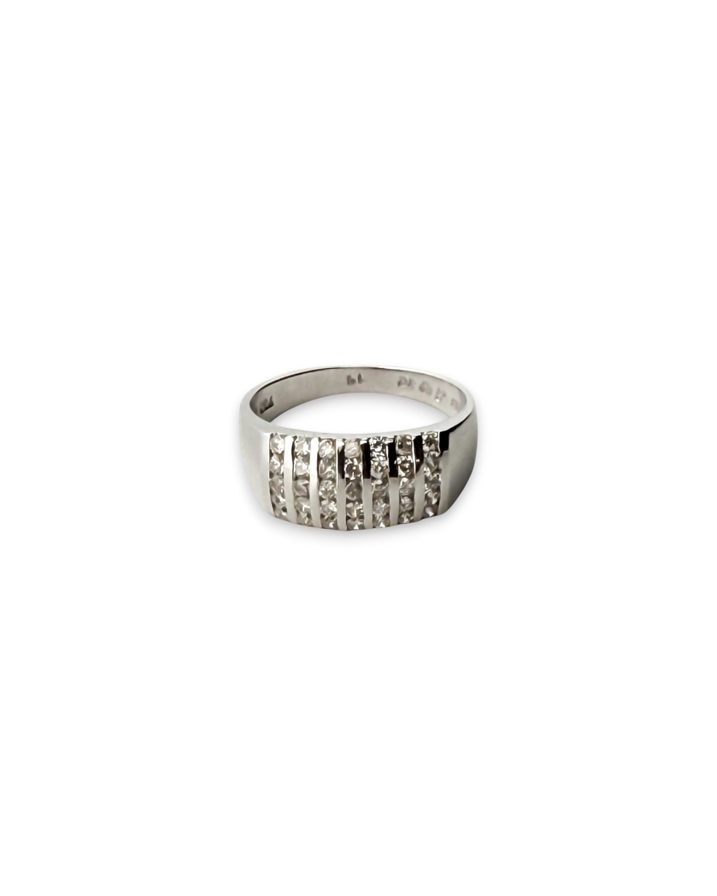 13742GM - Sortija oro blanco 18kt y carriles con 35 diamantes