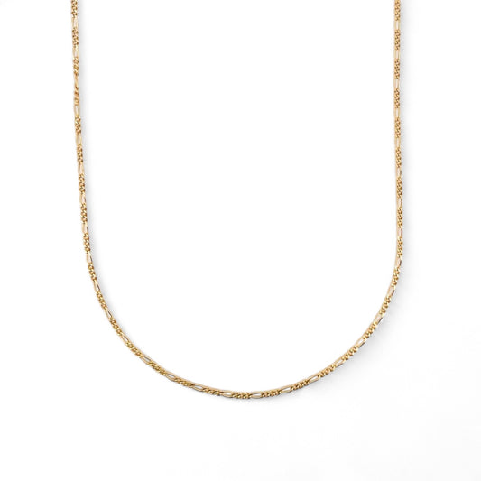 Collar de oro de 18kt con cadena tipo alterna barbada de oro amarillo con un cierre tipo mosquetón. La cadena mide 45cm largo y con un grosor de 1,72mm. Ian'or, dónde comprar y vender oro al mejor precio en Barcelona. Joyas de segunda mano y restauradas en Barcelona.