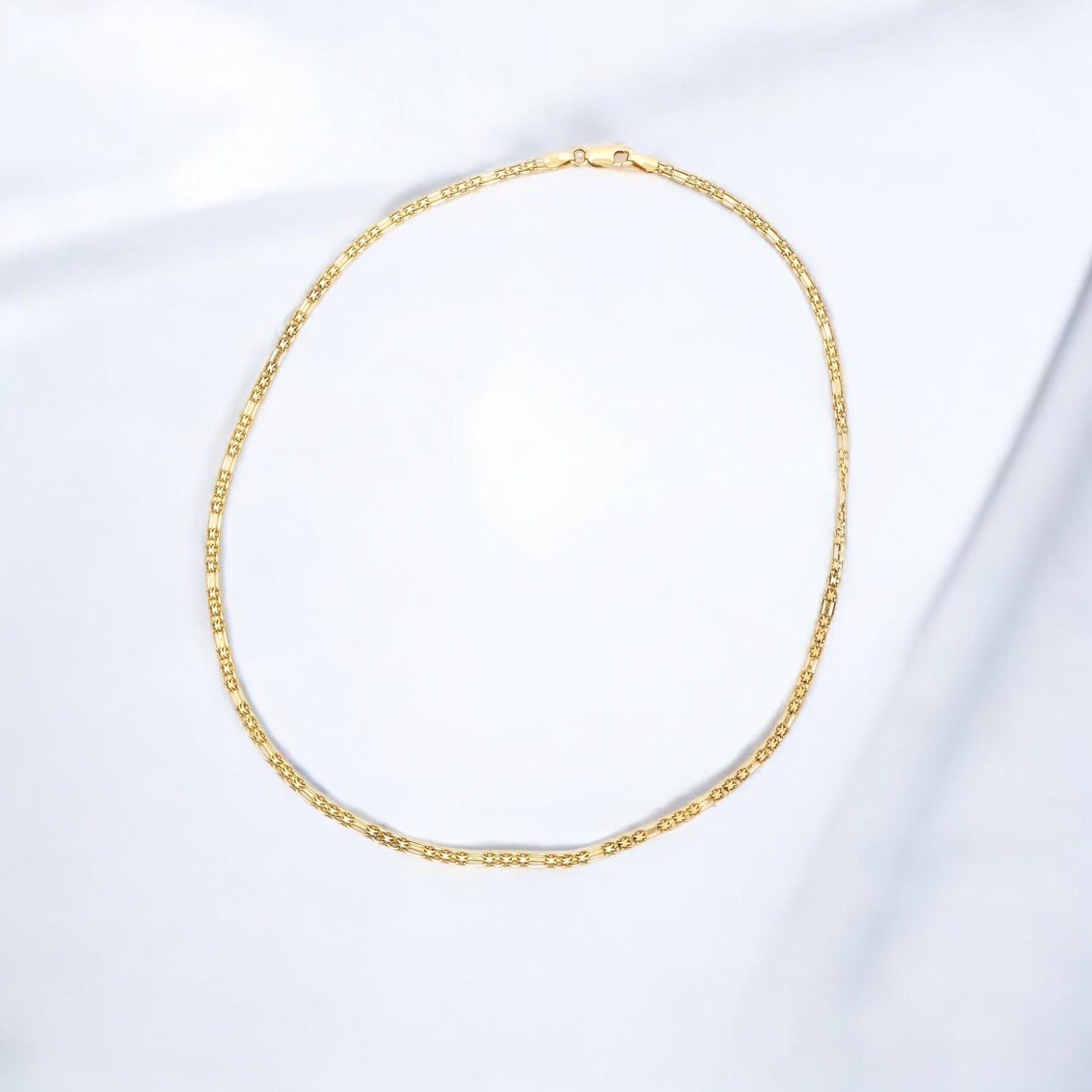 Comprar collar de oro amarillo de 18kt con cadena tipo Bismark combinada con un cierre tipo mosquetón. Medida: 40,7cm largo. Joyas de segunda mano en Barcelona.