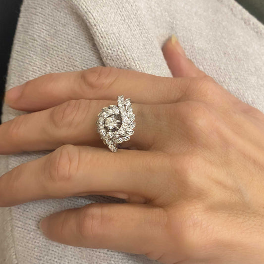 Comprar anillo de oro blanco de 18kt con Rosetón de diamantes con un brillante central y 10 alrededor. Joyas con diamantes baratas. Envío gratis. Joyería Ian'or.