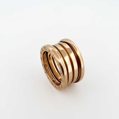 Anillo original B.zero1 de 4 bandas de la prestigiosa casa Bvlgari, realizado en Oro amarillo de 18kt. Se entrega con su caja original y certificado de compra.
Anillos de lujo Bulgari al mejor precio, joyas de marca baratas, anillos bulgari