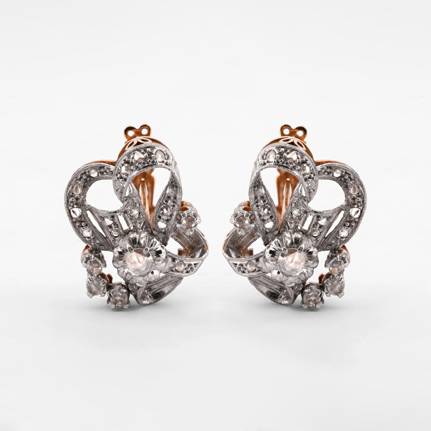 Comprar pendientes vintage de oro amarillo de 18kt con diamantes talla antigua engastados en platino. Joyas vintage de oro y platino de segunda mano. Ian'Or.